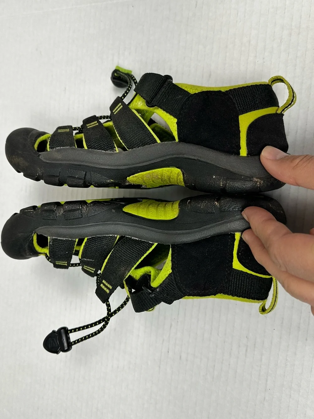 Keen Newport H2 Waterproof Hiking Sandals Big Kids Size 3.0